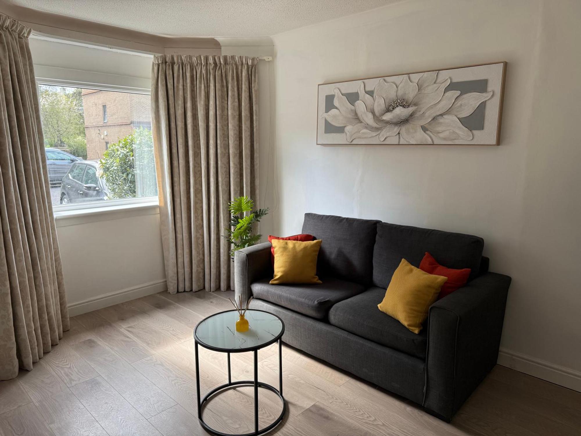2 Bedroom Flat On Ground Floor In With Parking Apartment EDI